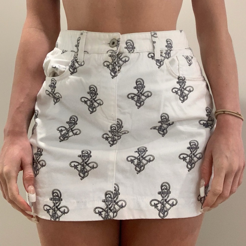Vintage Dolce & Gabbana printed white skirt - Picture 2 of 3